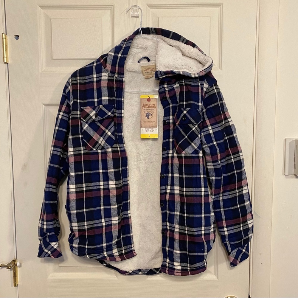 BRAND NEW sherpa lined hooded plaid jacket